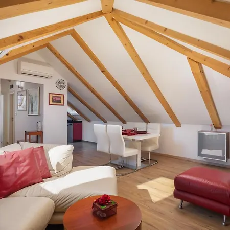 Apartment Romantic Attic Split