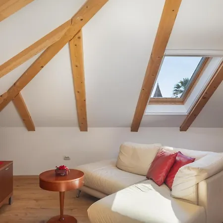 Apartment Romantic Attic Split