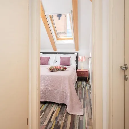 Romantic Attic * Split