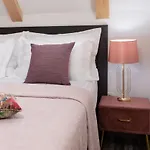 Romantic Attic * Split