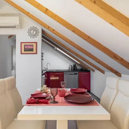 Romantic Attic Daire