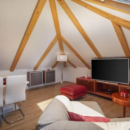 Апартаменти Romantic Attic Спліт