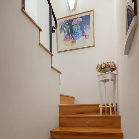 Romantic Attic * 스플리트