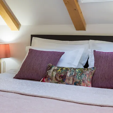 Romantic Attic Split