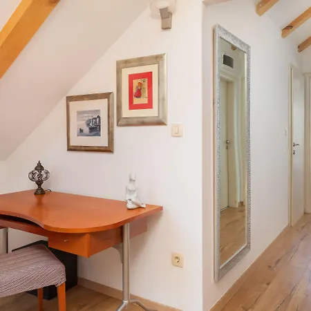 Romantic Luxury Split