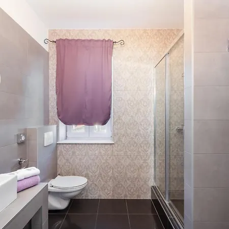 Romantic Luxury Split