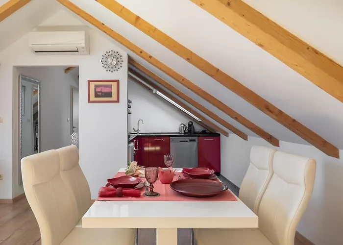 Romantic Attic Lägenhet