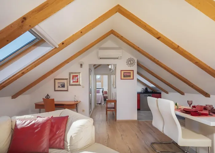 Romantic Attic Lägenhet *