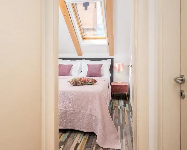 Romantic Attic * Split