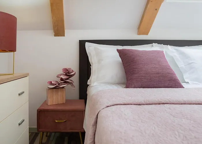 Romantic Attic * Split