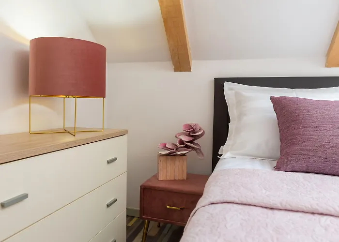 Romantic Attic Lägenhet