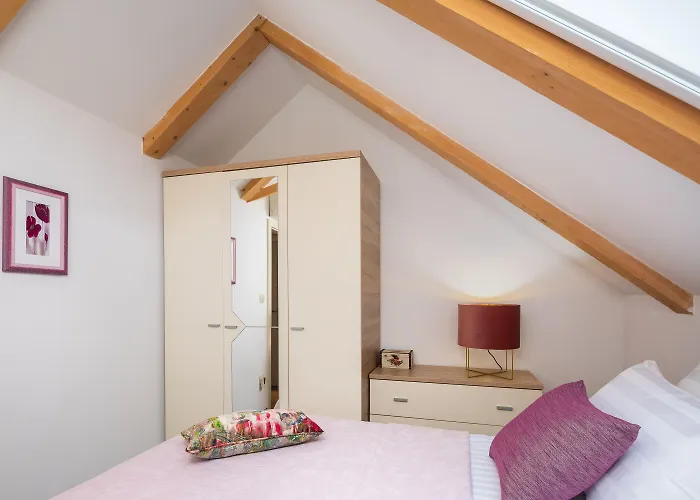 Romantic Attic Lägenhet